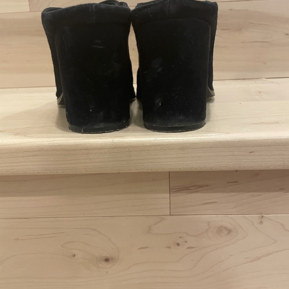Sol Sana Heeled Velvet Black Mules - Picture 4 of 5